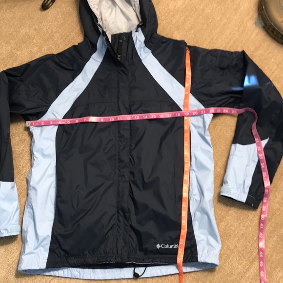 Columbia Omni-tech rain jacket - Picture 3 of 8